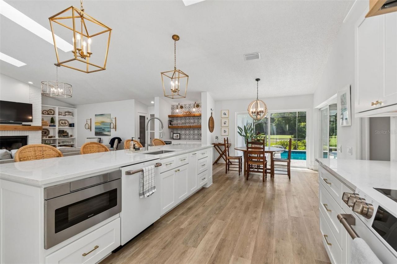 3337 Hyde Park Drive, Clearwater, FL 33761 Photo