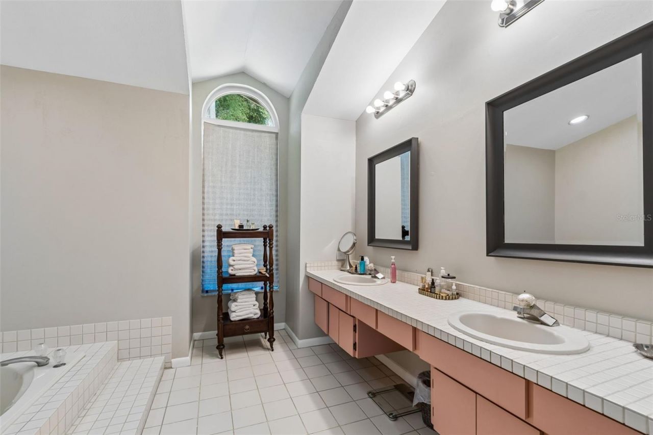 3337 Hyde Park Drive, Clearwater, FL 33761 Photo