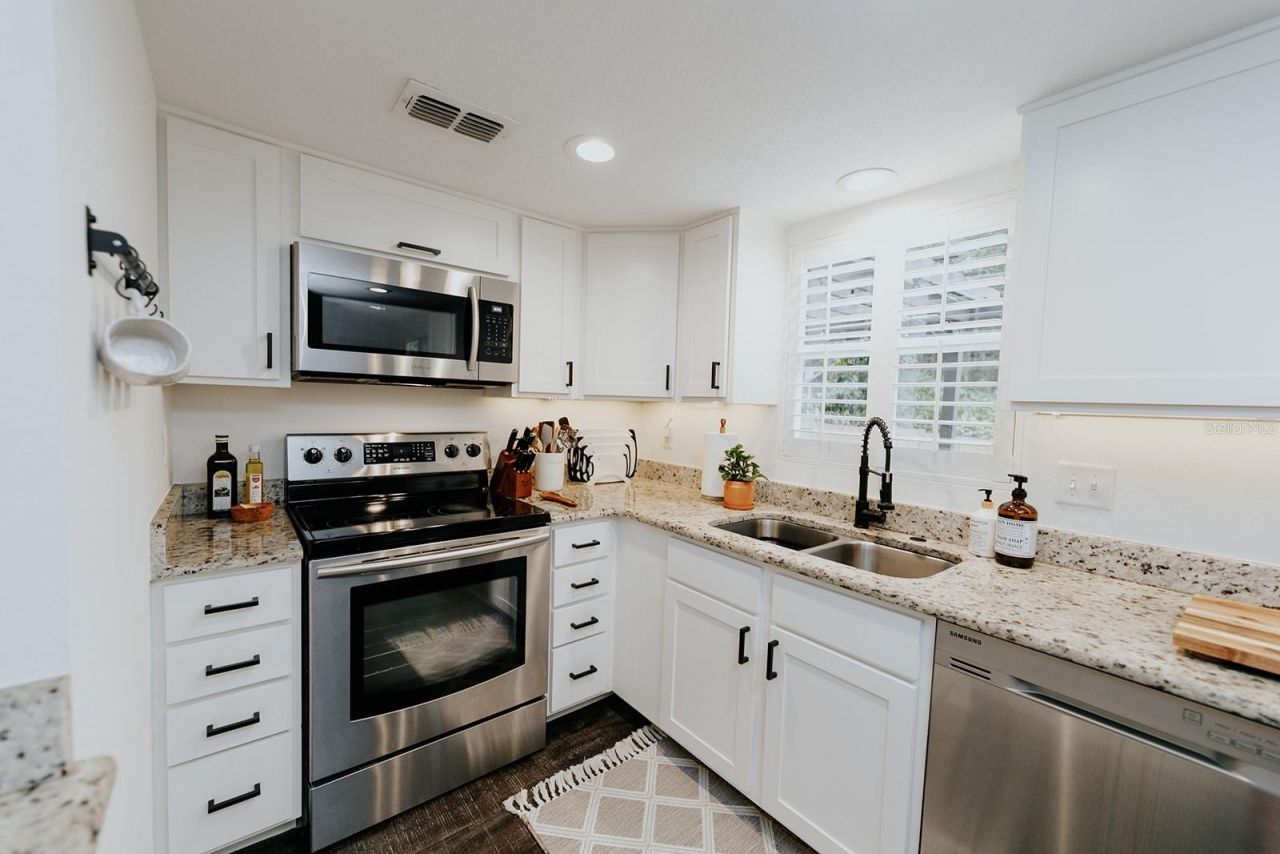 2472 Temple Street, Sarasota, FL 34239 Photo
