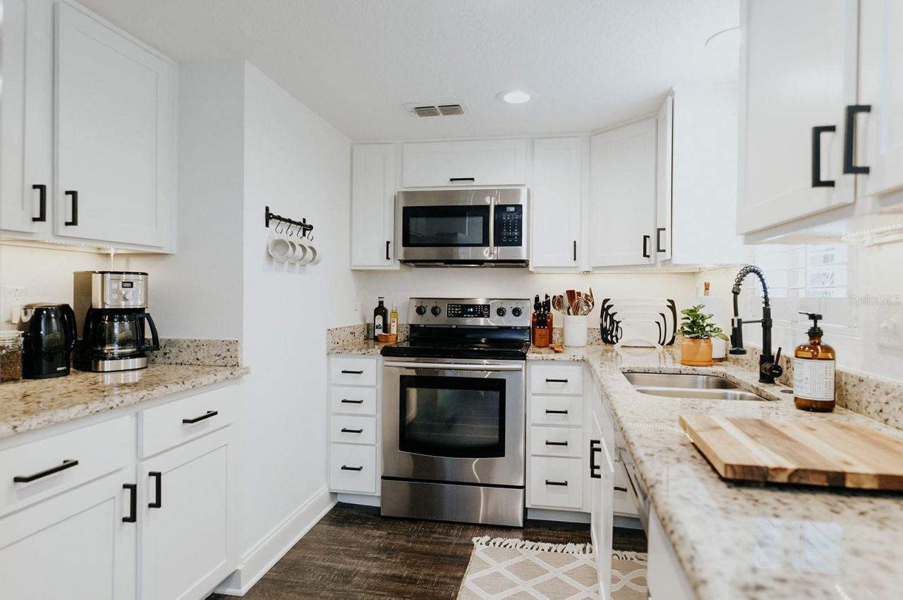 2472 Temple Street, Sarasota, FL 34239 Photo