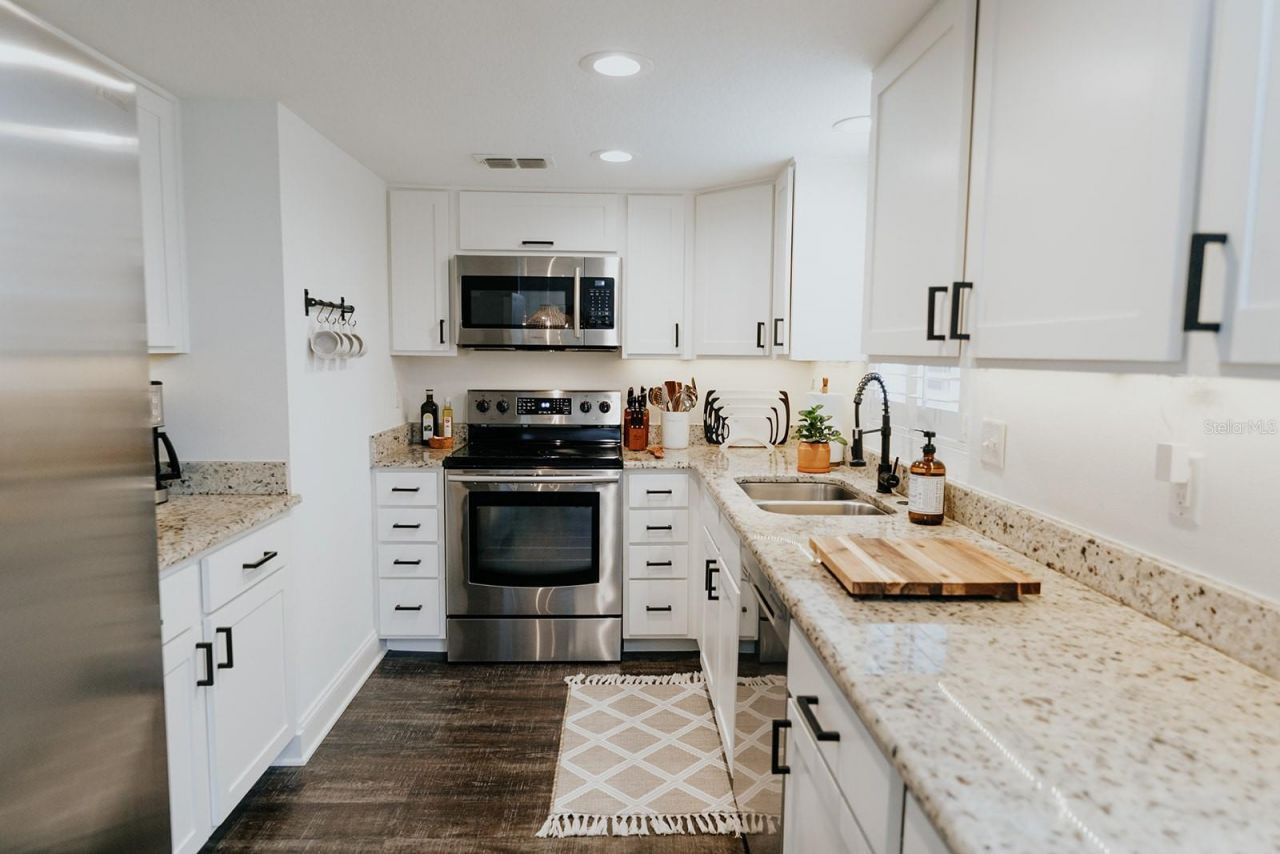 2472 Temple Street, Sarasota, FL 34239 Photo
