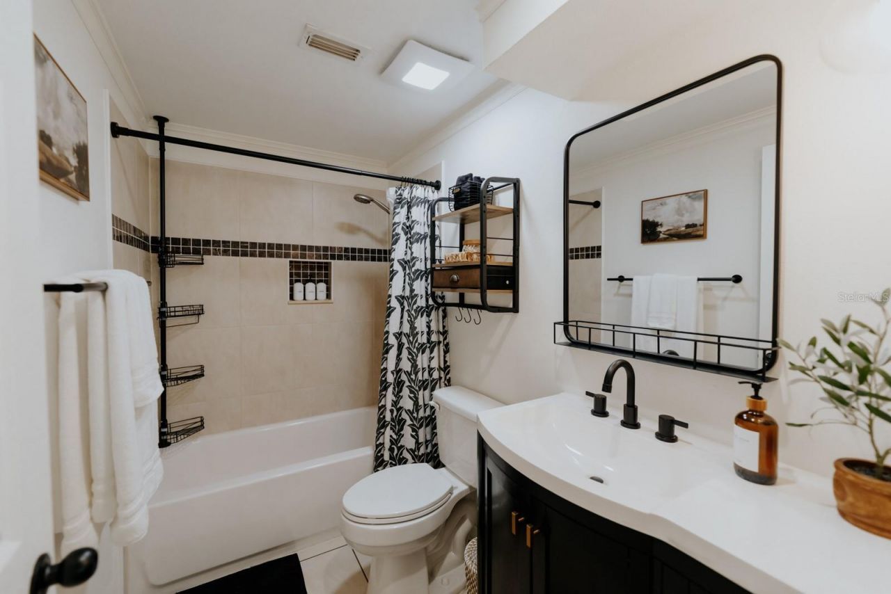 2472 Temple Street, Sarasota, FL 34239 Photo