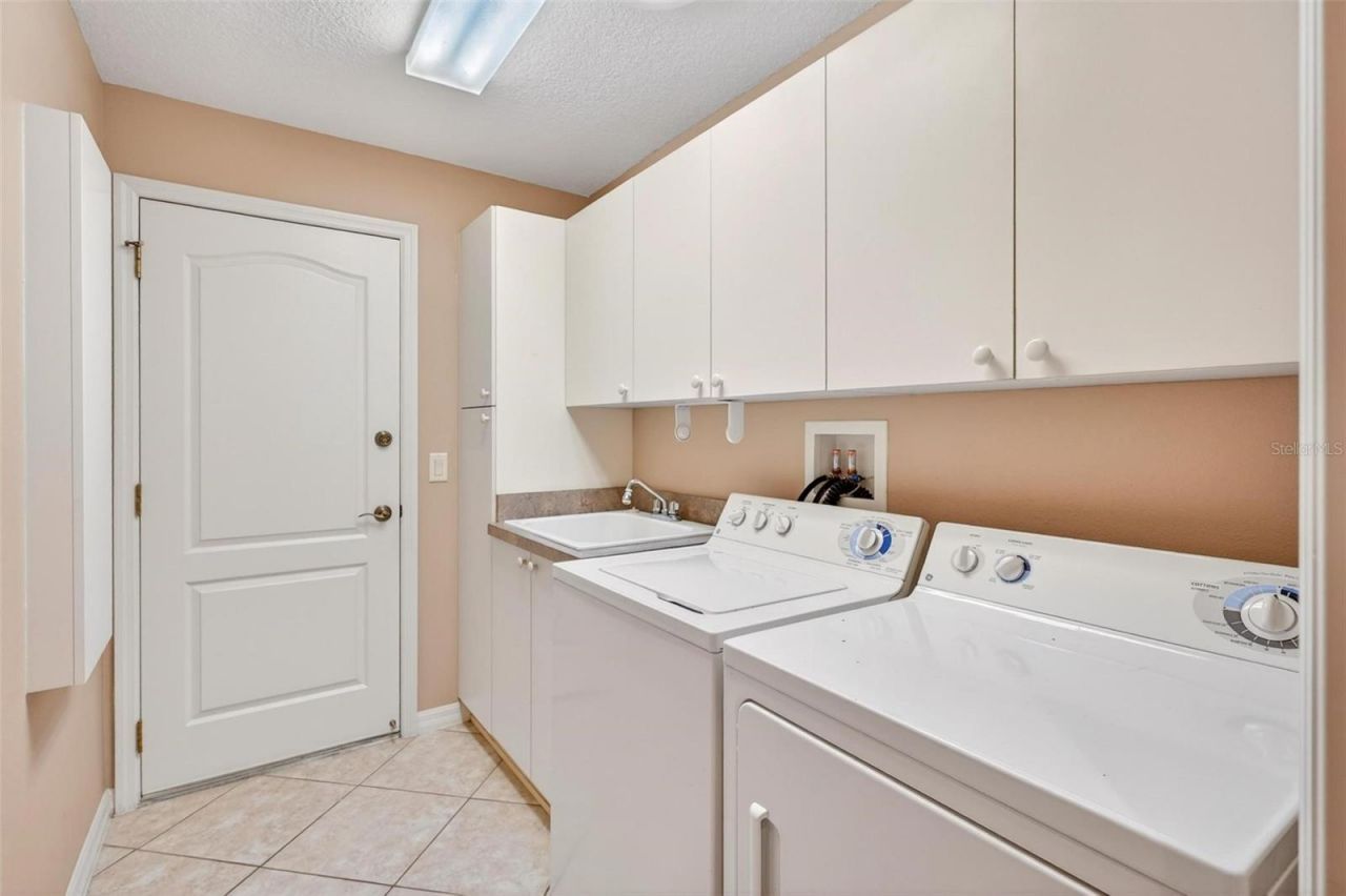 2612 Morven Park Way , The Villages, FL 32162 Photo