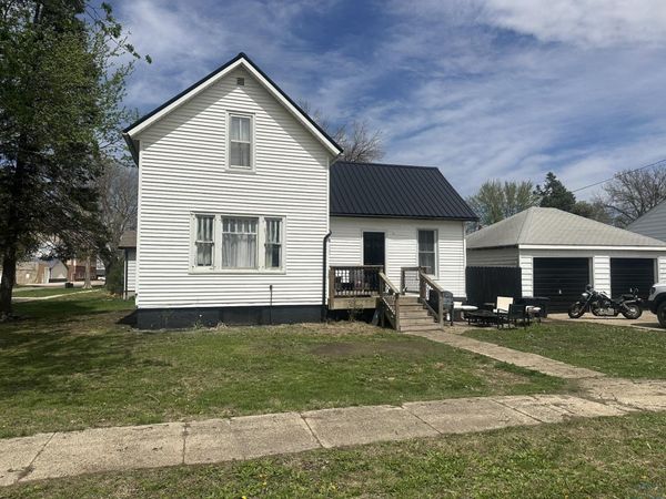 204 E Maple, Holstein, IA 51025