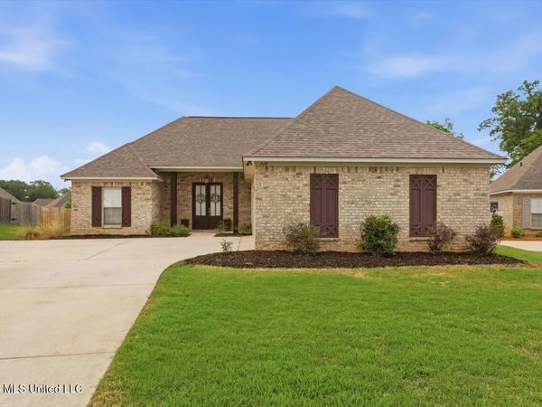 310 Candlewood Court, Canton, MS 39046