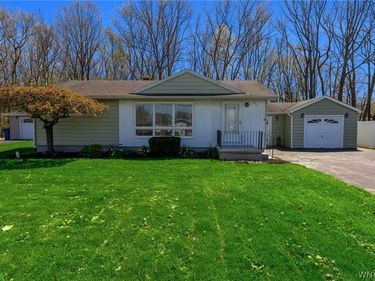 7375 Saint Joseph Road, Niagara Falls, NY 14304