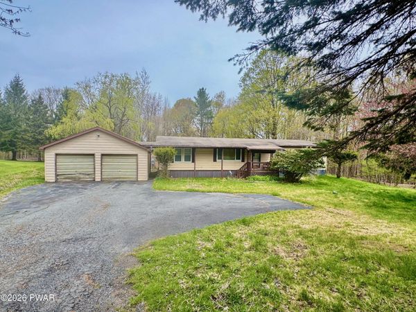 49 Como Road , Lakewood, PA 18439