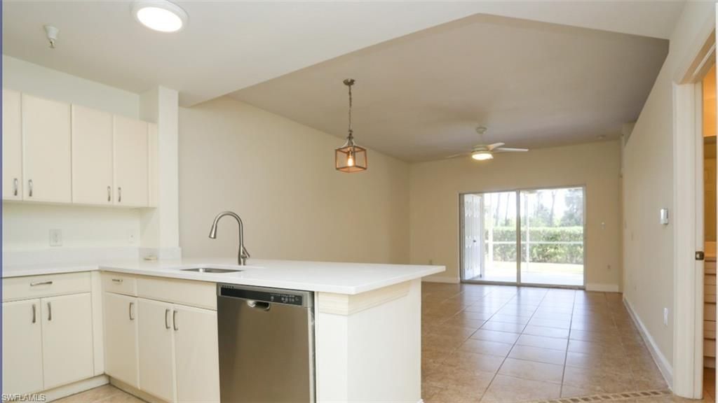 4455 Botanical Place Cir, Unit 5-104, Naples, FL 34112 Photo