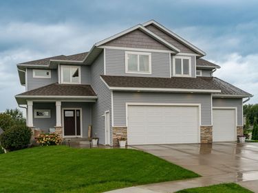 469 Manor Garden Lane NW, Rochester, MN 55901