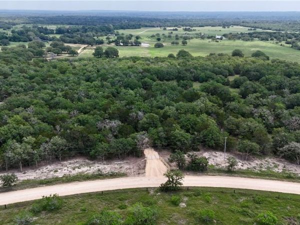 1649 Davis Road , Flatonia, TX 78949