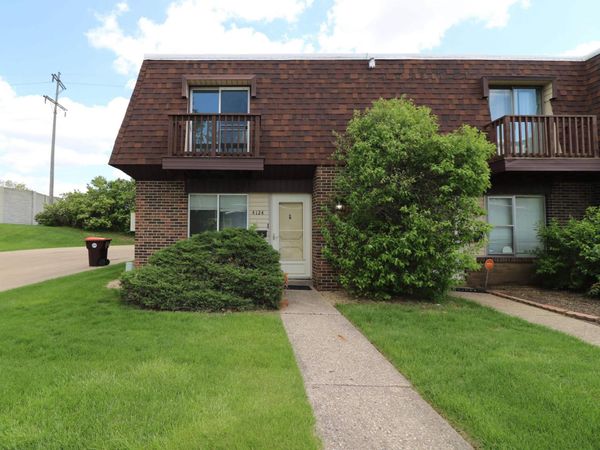 4124 N WESTPORT Court, Peoria, IL 61615