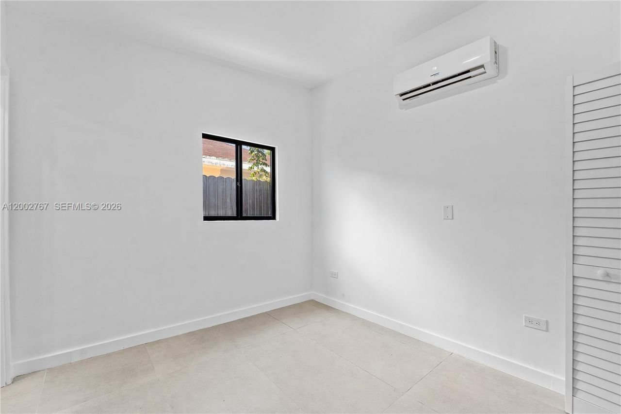 3040 NW 93rd St, Miami, FL 33147 Photo