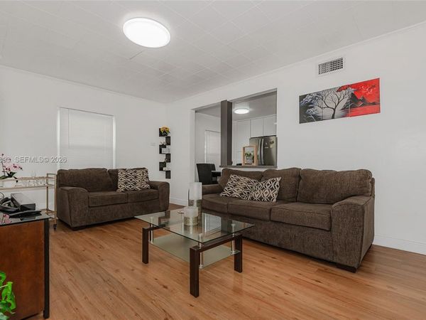 367 E 46th St , Hialeah, FL 33013