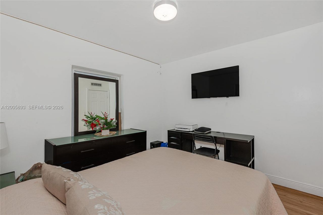 367 E 46th St , Hialeah, FL 33013 Photo