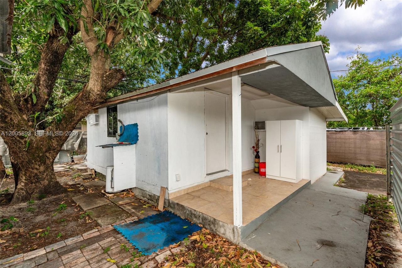 367 E 46th St , Hialeah, FL 33013 Photo