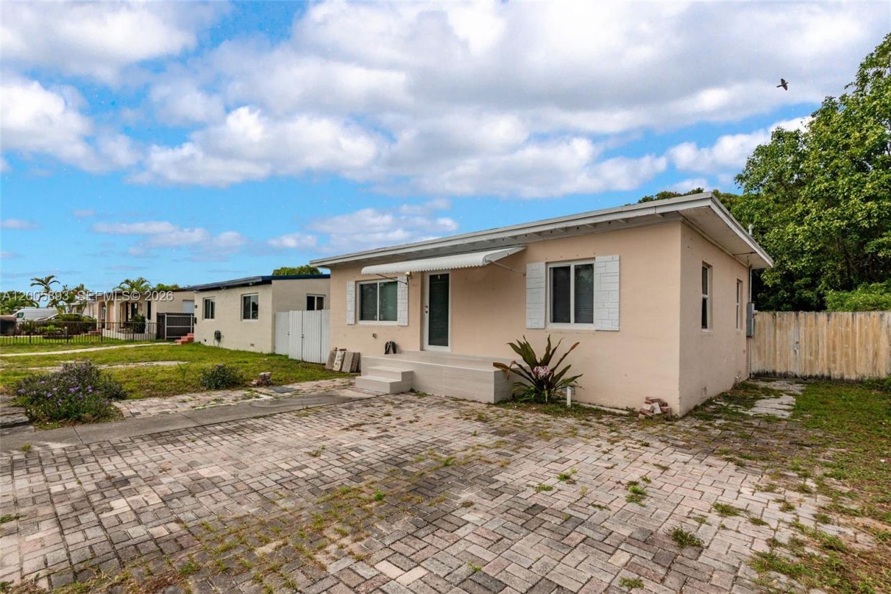367 E 46th St , Hialeah, FL 33013 Photo