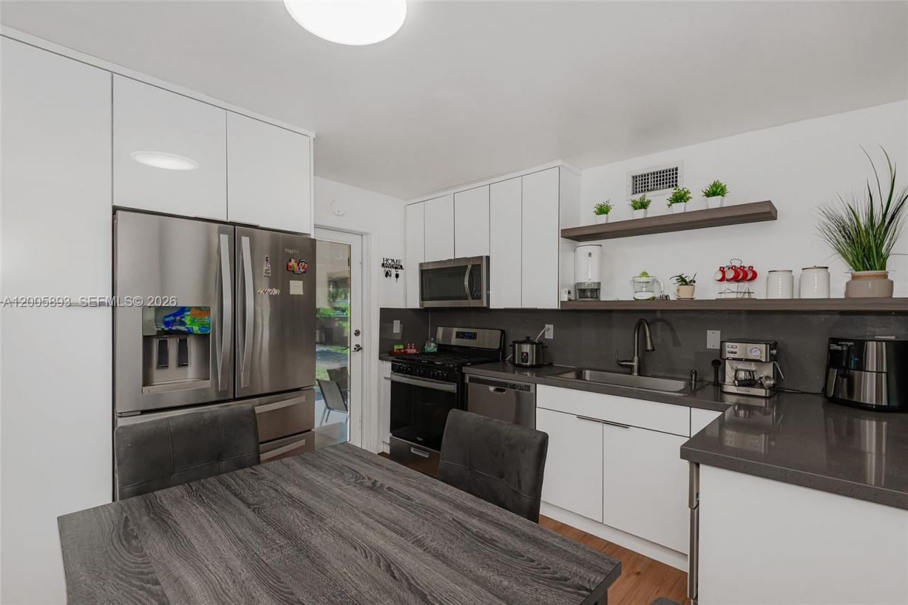 367 E 46th St , Hialeah, FL 33013 Photo