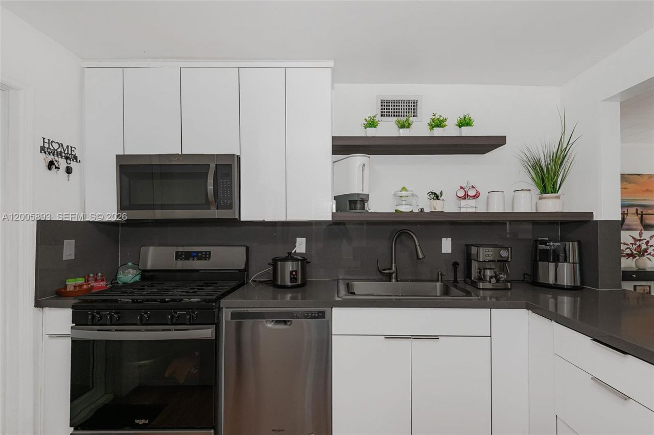 367 E 46th St , Hialeah, FL 33013 Photo