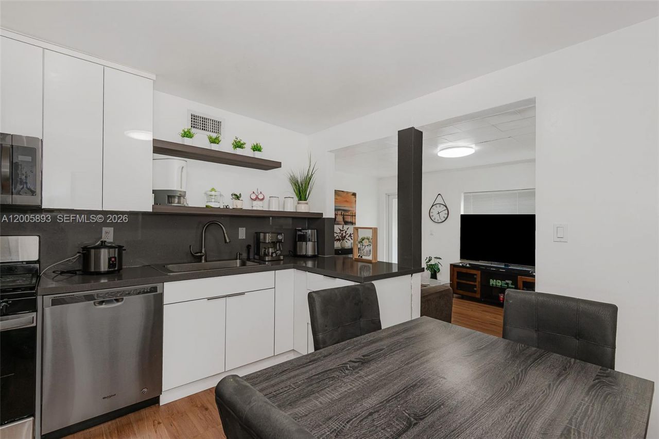 367 E 46th St , Hialeah, FL 33013 Photo