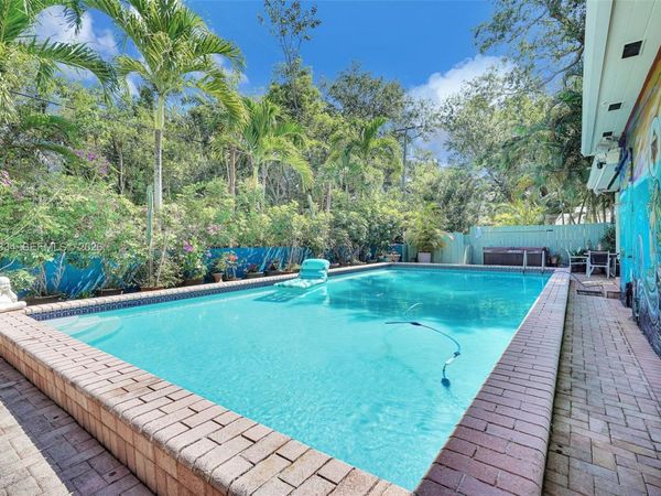 9325 NE 5th Ave , Miami Shores, FL 33138
