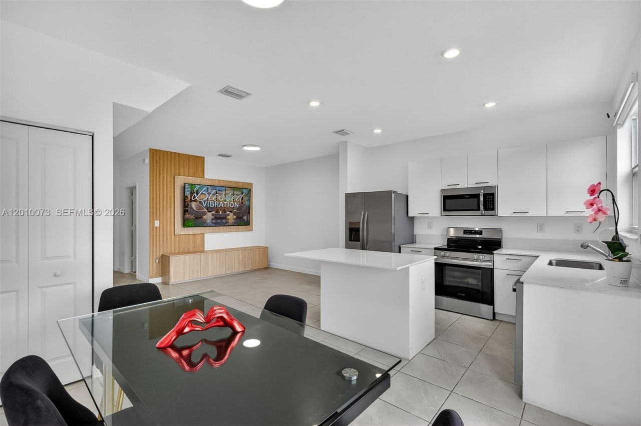 12221 NW 24th Pl , Miami, FL 33167 Photo