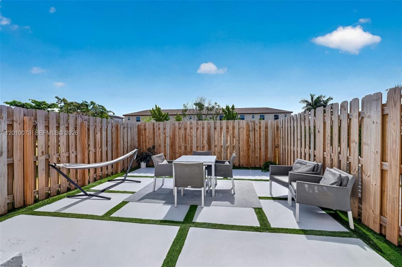 12221 NW 24th Pl , Miami, FL 33167 Photo
