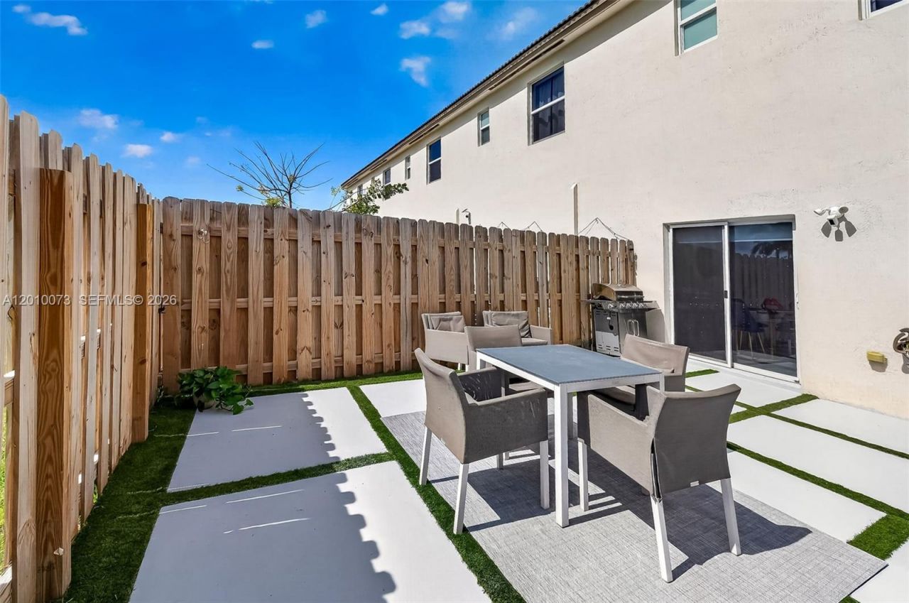 12221 NW 24th Pl , Miami, FL 33167 Photo