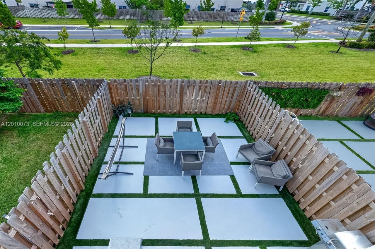 12221 NW 24th Pl , Miami, FL 33167 Photo