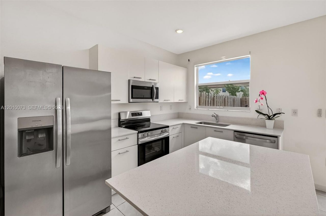 12221 NW 24th Pl , Miami, FL 33167 Photo