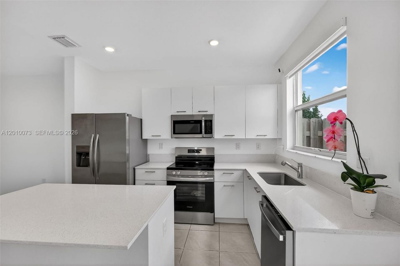 12221 NW 24th Pl , Miami, FL 33167 Photo