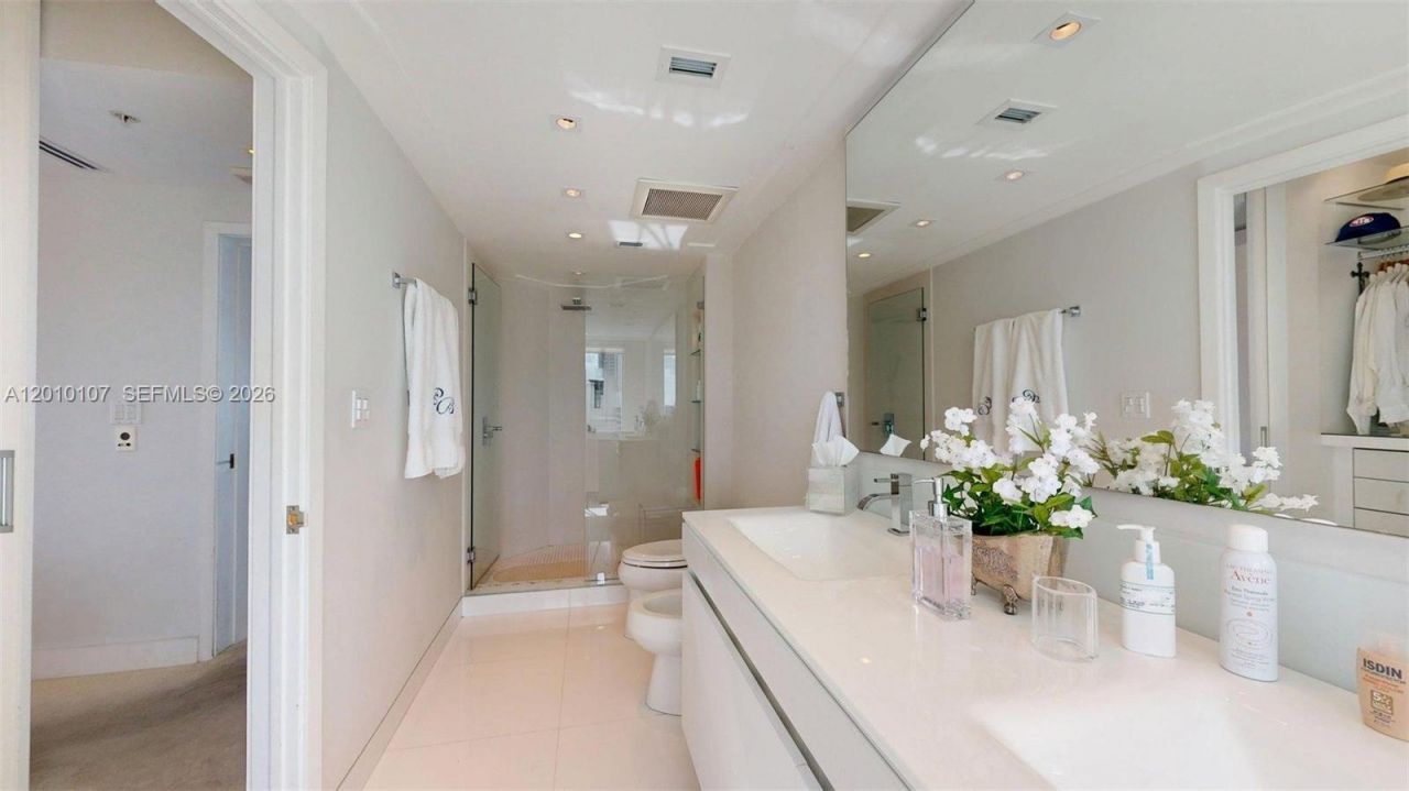 5025 Collins Ave , Unit 2206, Miami Beach, FL 33140 Photo