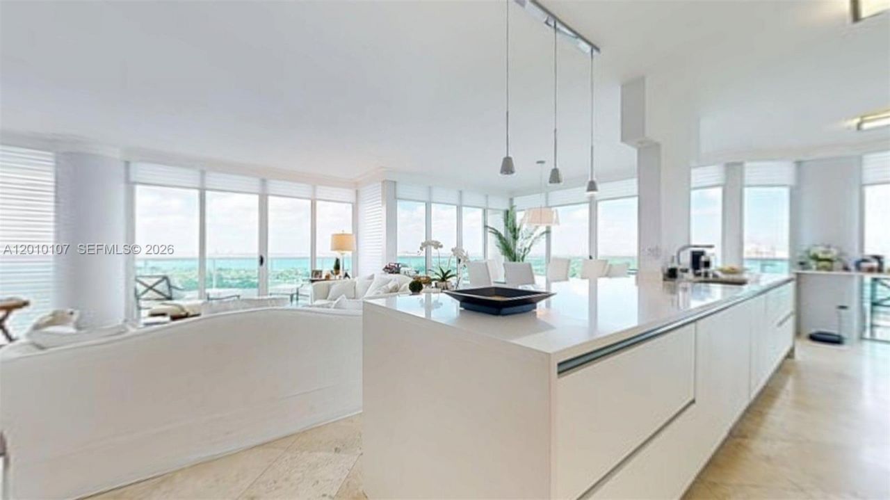 5025 Collins Ave , Unit 2206, Miami Beach, FL 33140 Photo