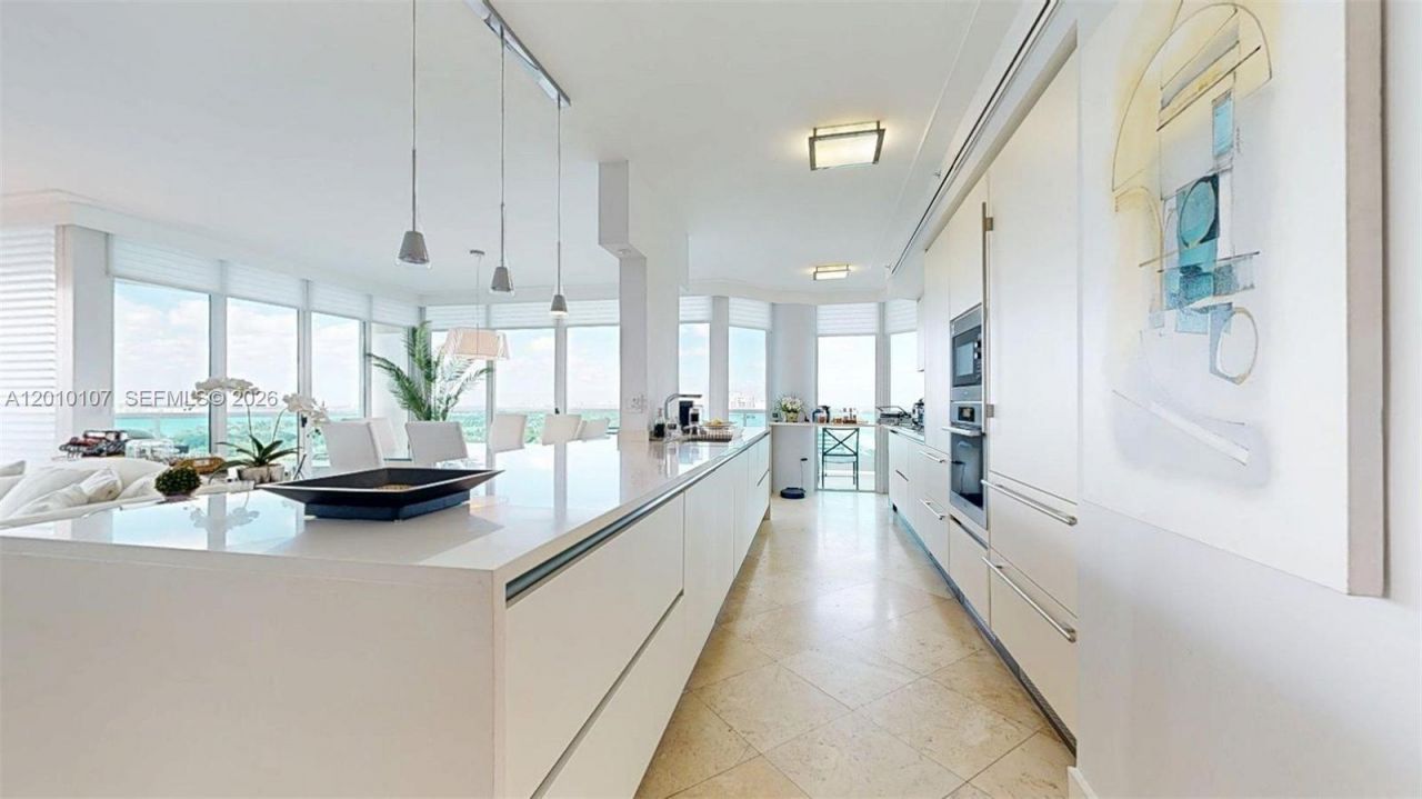 5025 Collins Ave , Unit 2206, Miami Beach, FL 33140 Photo