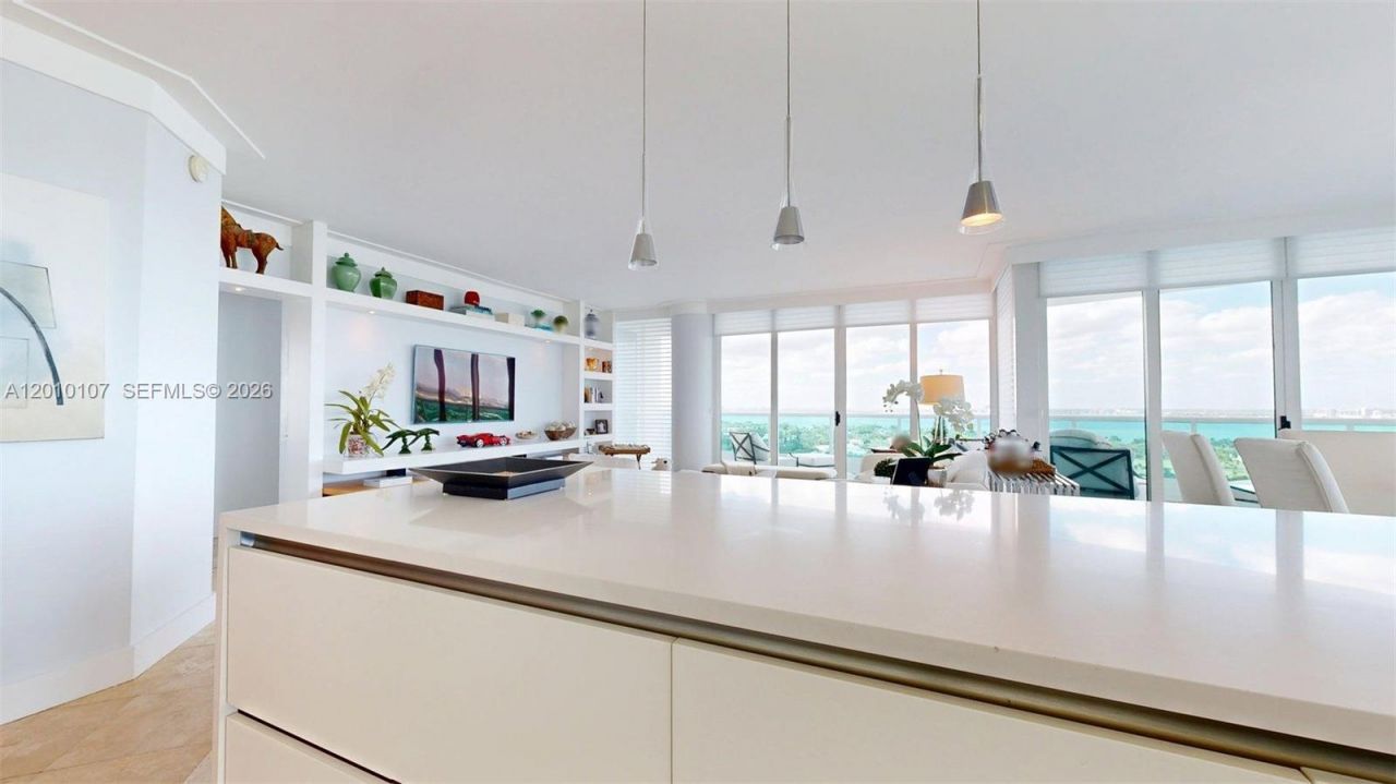 5025 Collins Ave , Unit 2206, Miami Beach, FL 33140 Photo