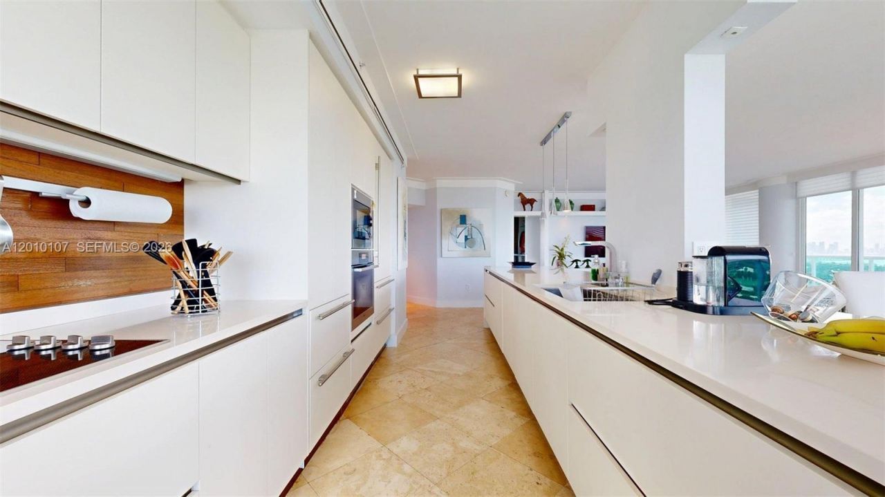 5025 Collins Ave , Unit 2206, Miami Beach, FL 33140 Photo