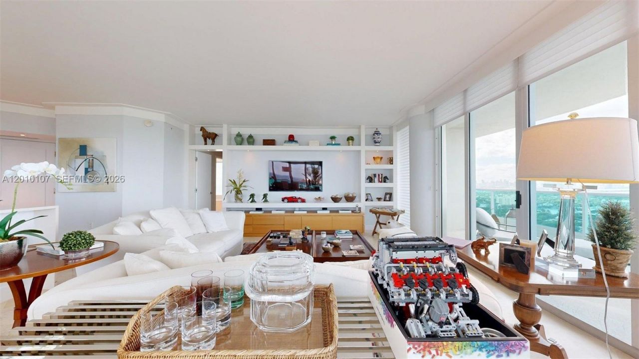 5025 Collins Ave, Unit 2206, Miami Beach, FL 33140 Photo