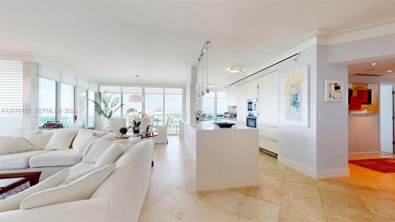 5025 Collins Ave , Unit 2206, Miami Beach, FL 33140 Photo