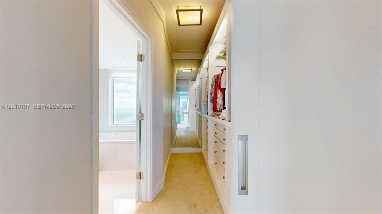 5025 Collins Ave , Unit 2206, Miami Beach, FL 33140 Photo