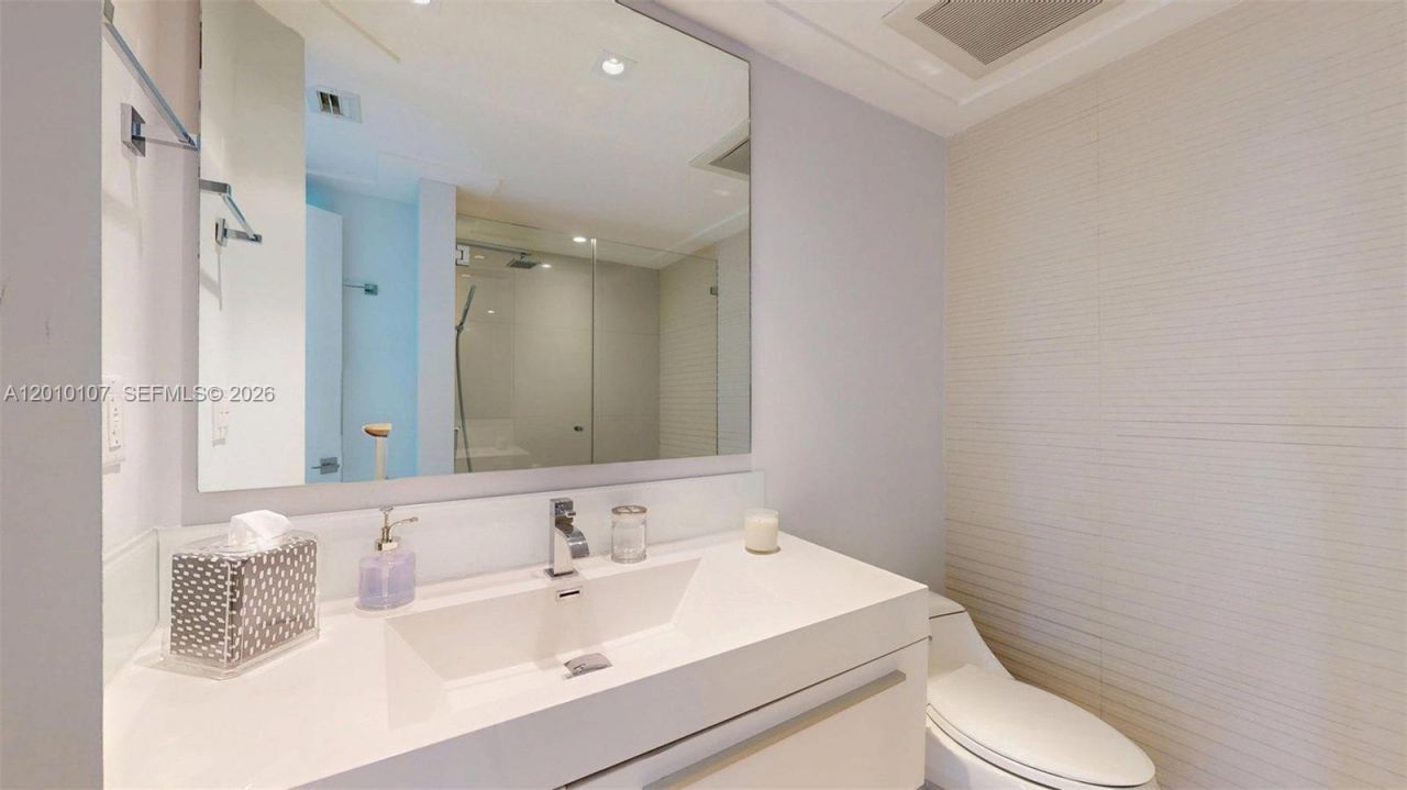 5025 Collins Ave , Unit 2206, Miami Beach, FL 33140 Photo