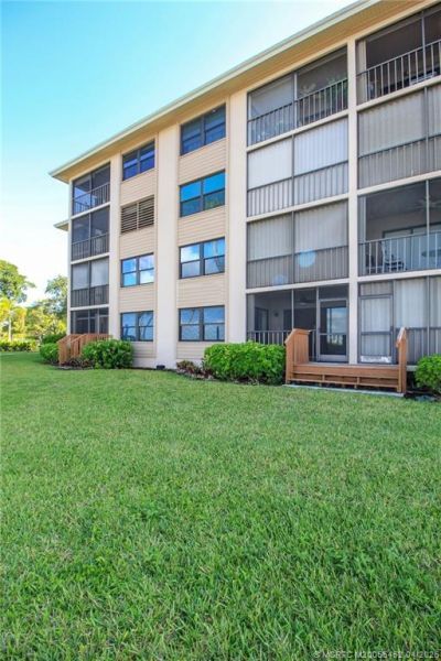 4540 NE Sandpebble Trace, Unit 104, Stuart, FL 34996 Photo