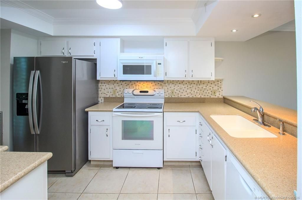 4540 NE Sandpebble Trace, Unit 104, Stuart, FL 34996 Photo