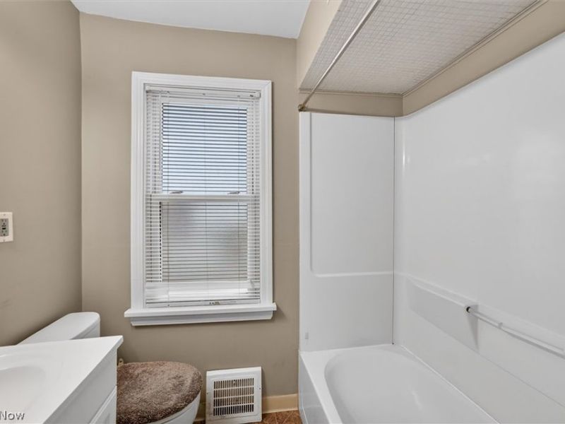 10721 Plymouth Avenue , Garfield Heights, OH 44125 Photo 13