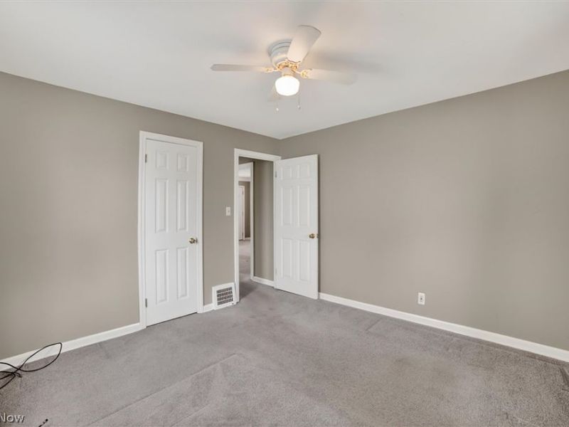 10721 Plymouth Avenue , Garfield Heights, OH 44125 Photo 16