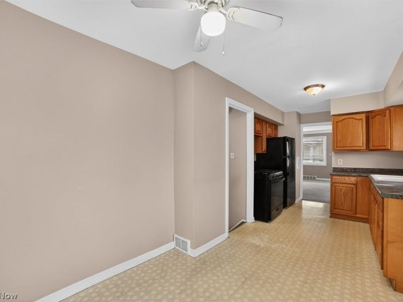 10721 Plymouth Avenue , Garfield Heights, OH 44125 Photo 5