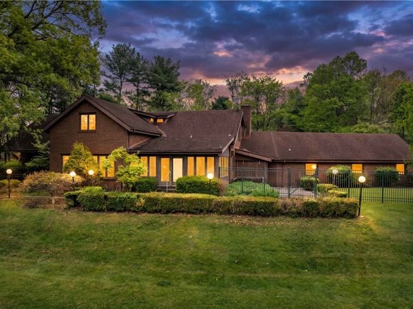 4437 twin oaks, Murrysville, PA 15668