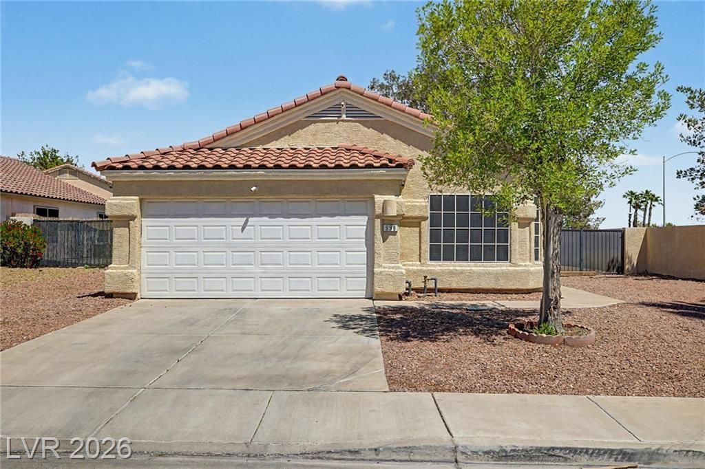 998 Trackers Glen Avenue, Henderson, NV 89015 Main Photo