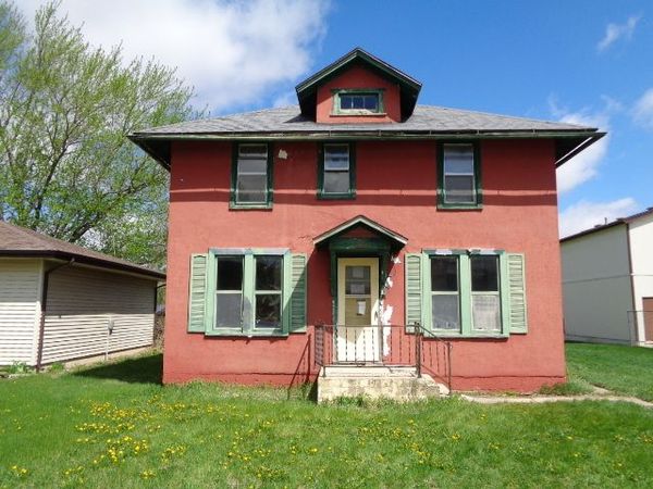 106 W Second Street, Leaf River, IL 61047