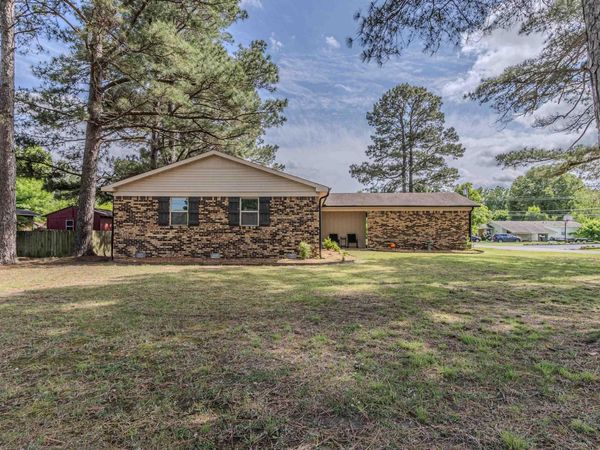 911 Alice Street , Paragould, AR 72450