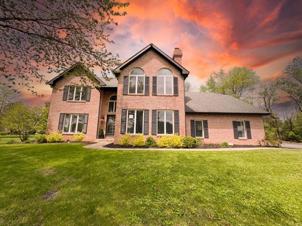 3807 Waxwing Court , Valparaiso, IN 46383