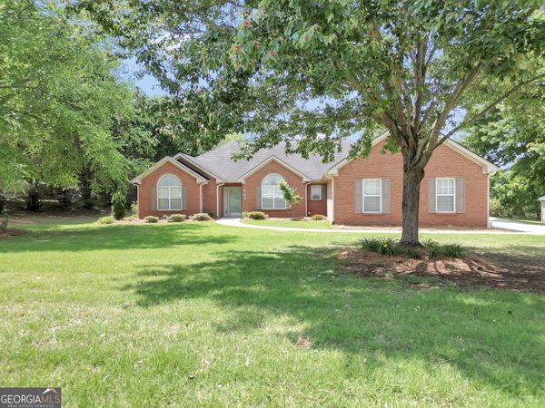 563 Heathmoor Drive, Mcdonough, GA 30252